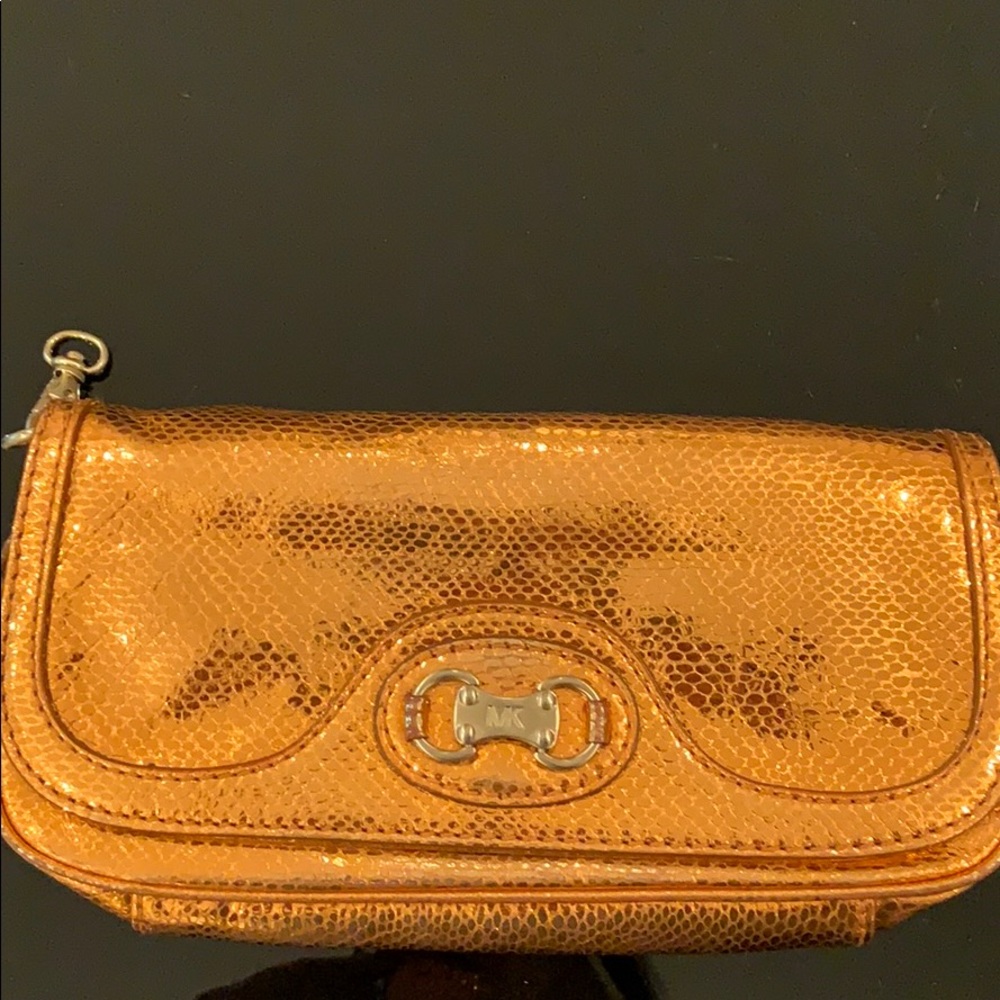 💯Authentic Michael Kors clutch